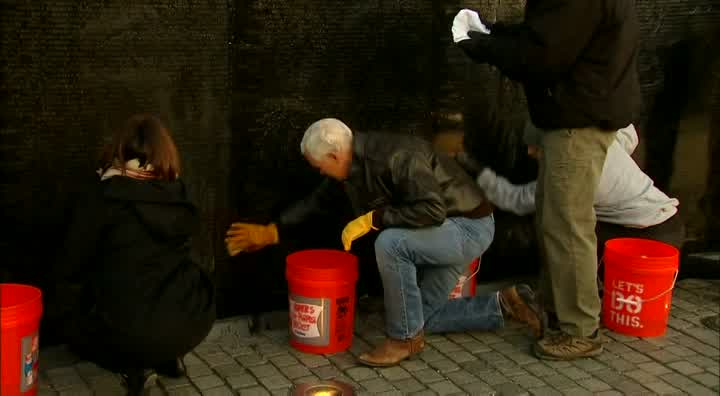 Vice President Mike Pence washes Vietnam Veterans Memorial