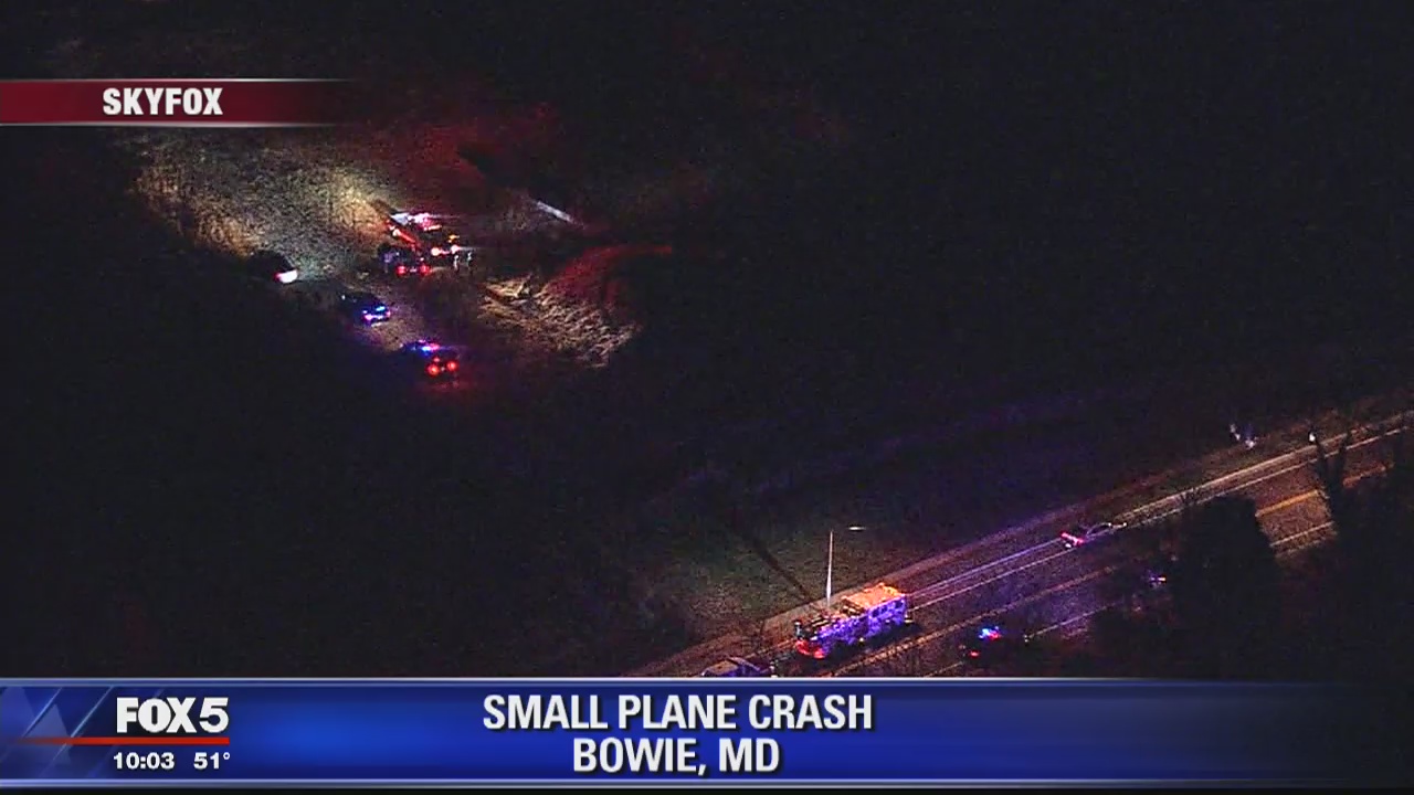 Small plane crashes in field in Bowie
