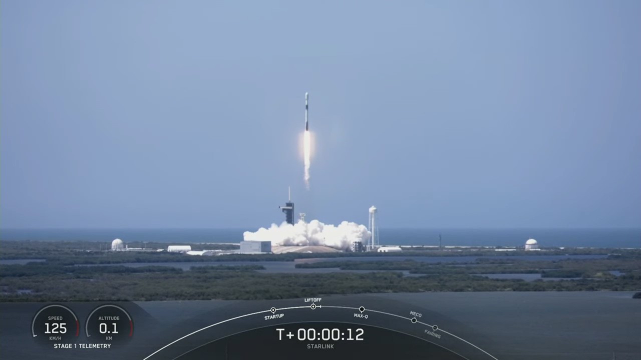SpaceX sends another batch of Starlink satellites into orbit