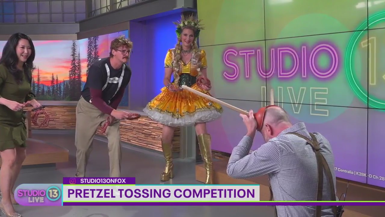 Pretzel tossing competition with Oktoberfest Queen Manuela Horn