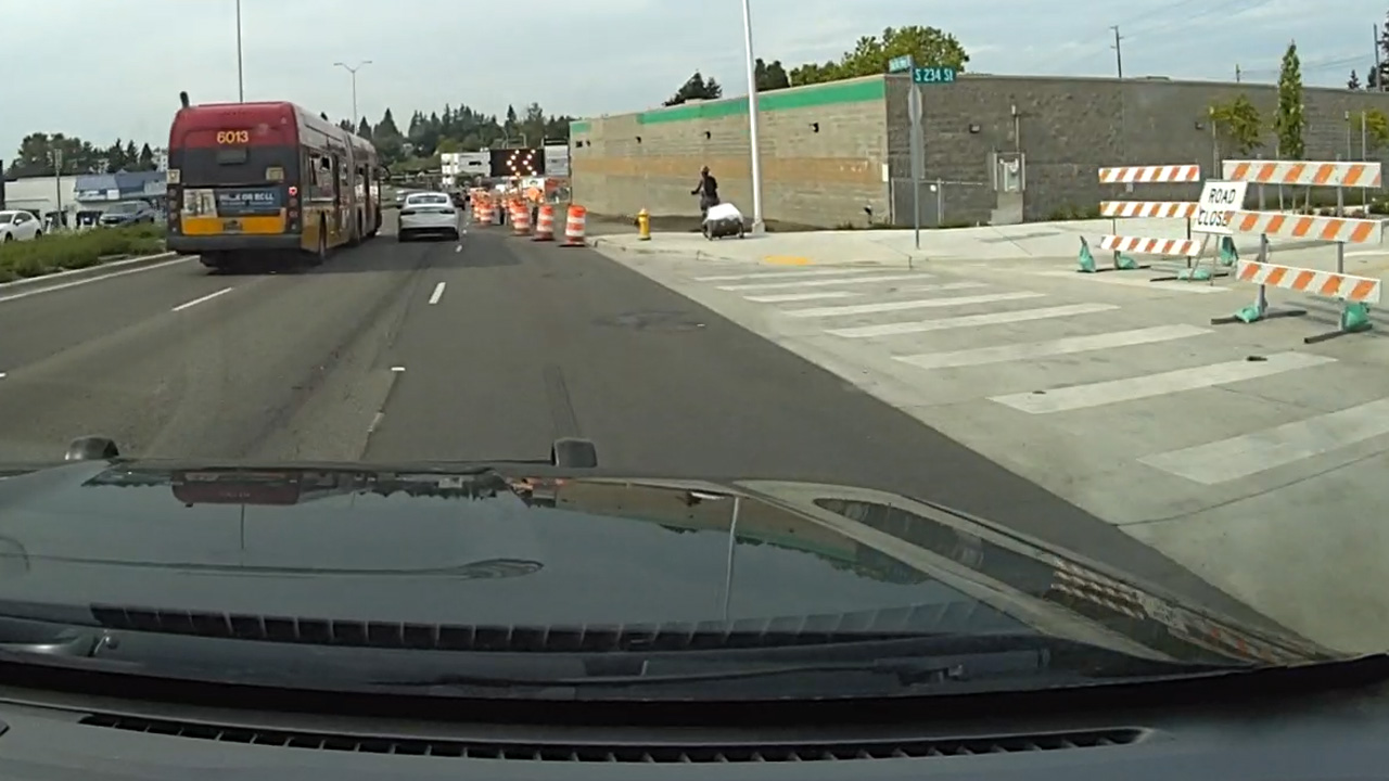 WATCH: Police pursue reckless driver through construction zones in Kent, WA