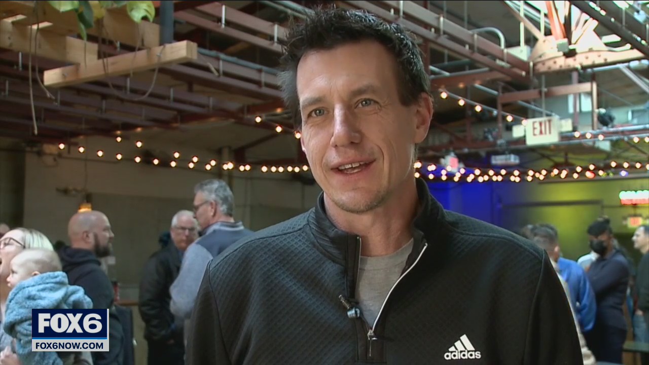 Waukesha Christmas parade: Brewers, community raise funds