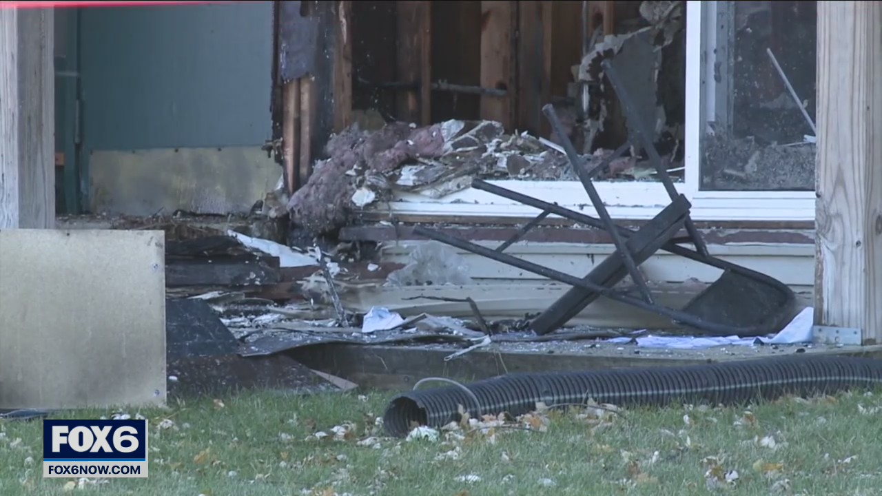 Oak Creek apartment fire: 5 displaced