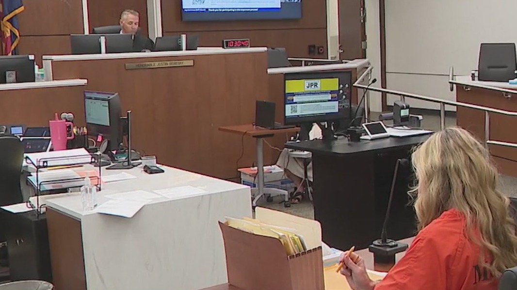 Lori Daybell shows up sick to court again