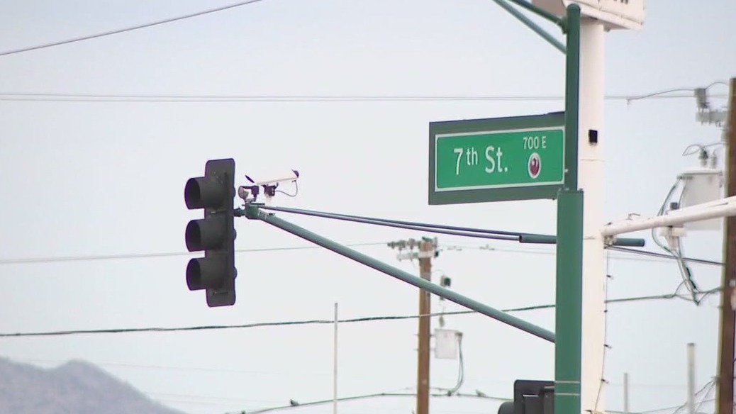 Man killed in Phoenix motel room stabbing, PD says