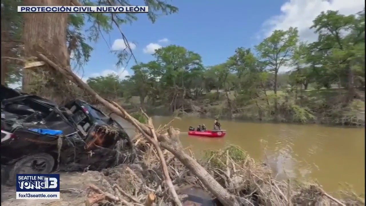 Mexican search and rescue team aids in Texas recovery efforts
