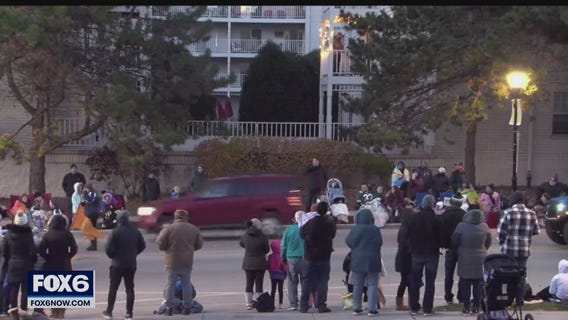 Waukesha Christmas parade, car drove through barricade, 'some fatalities'