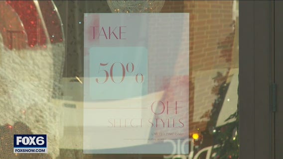 Holiday shoppers grab deals at Corners of Brookfield