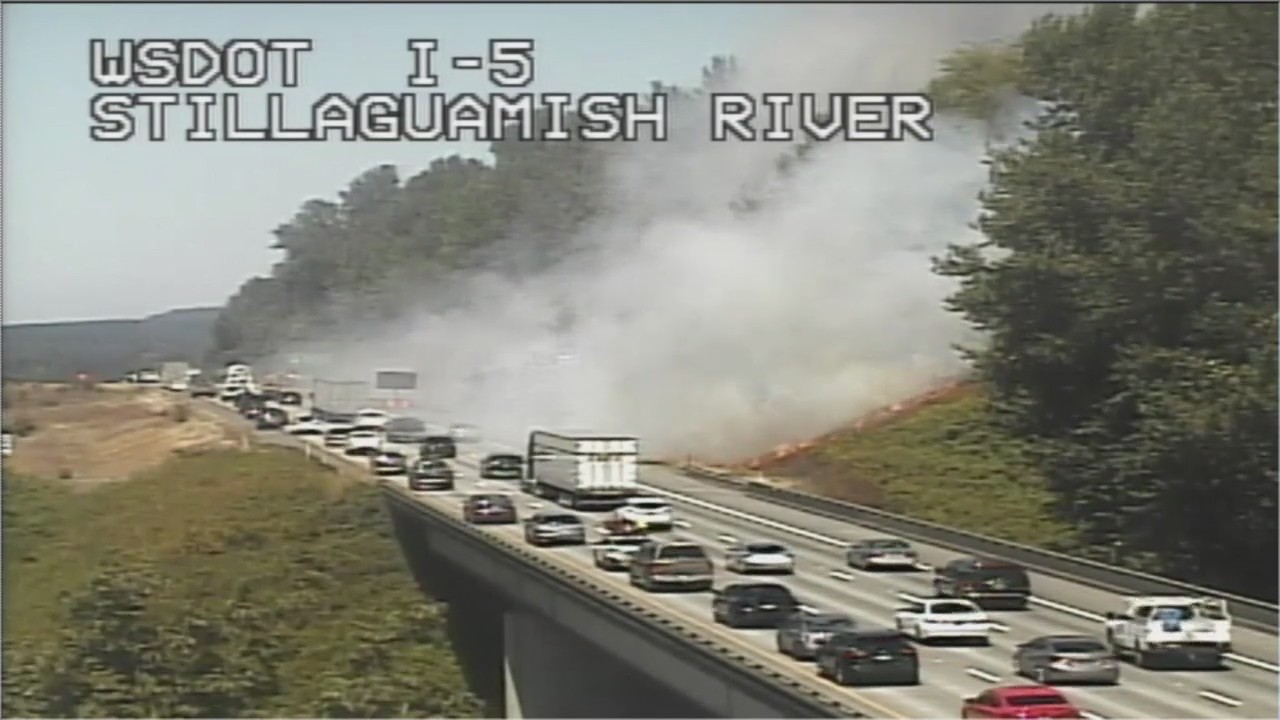 Crews respond to brush fire on I-5 near Arlington, WA