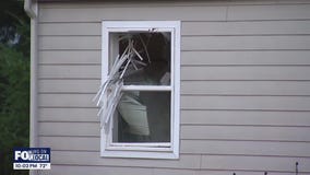 Man digs through floor during Thurston County, WA standoff