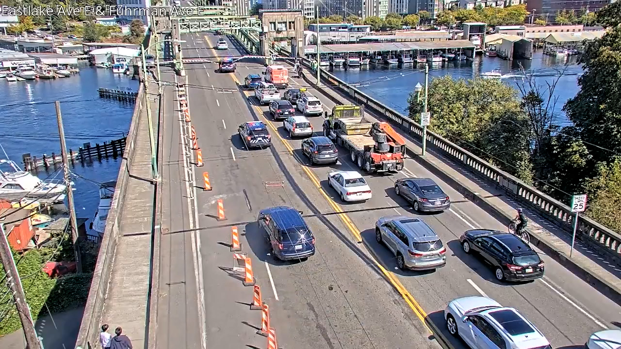 RAW: Car jumps Seattle's University Bridge during police pursuit