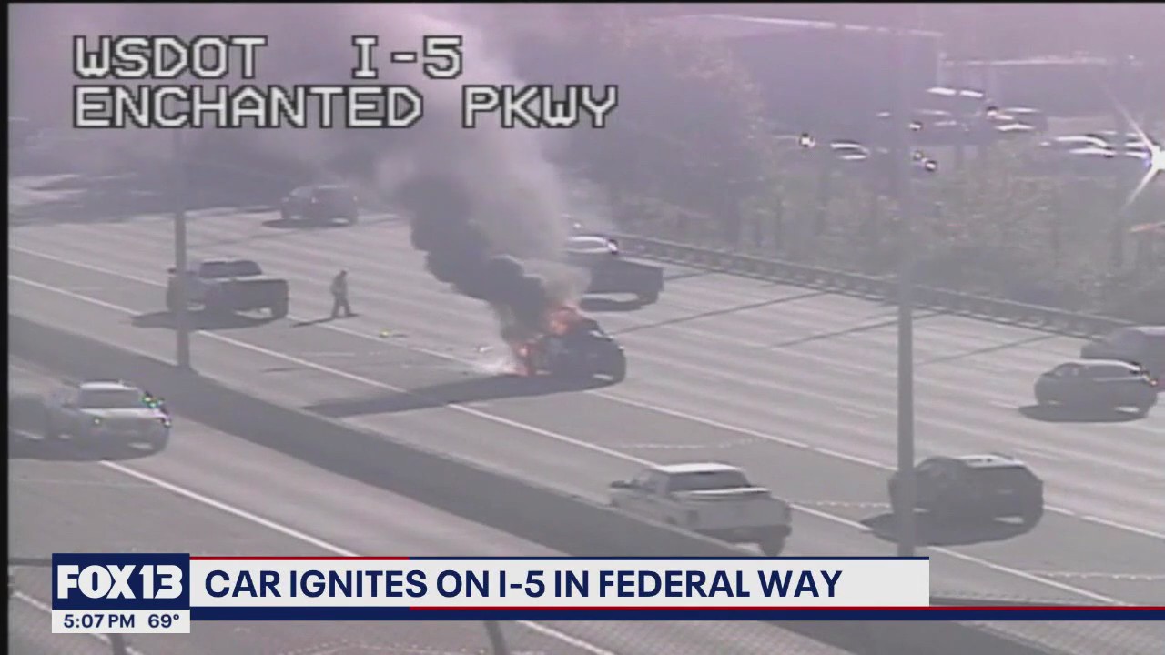 Car ignites on I-5 in Federal Way