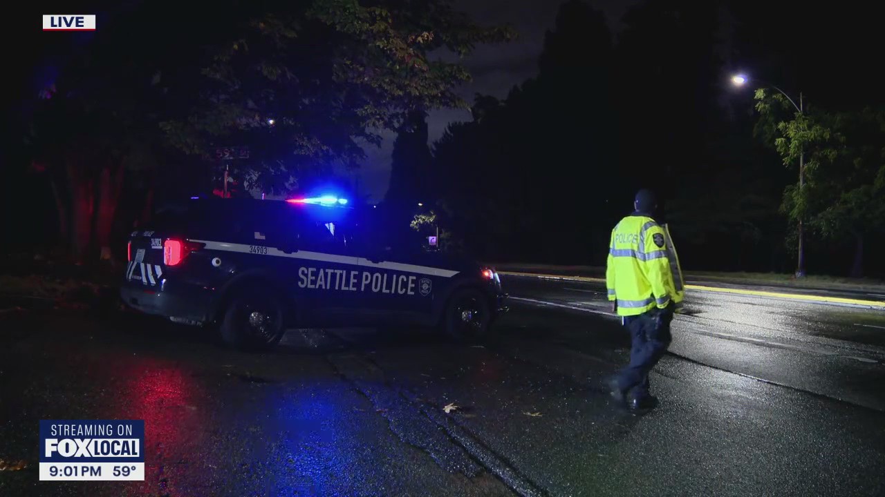 Police investigate fatal Aurora Avenue crash