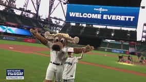 Make-A-Wish sending 11-year-old to run bases at Mariners playoff game