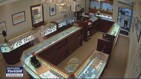 Third suspect arrested in Bellevue, WA jewelry store robbery