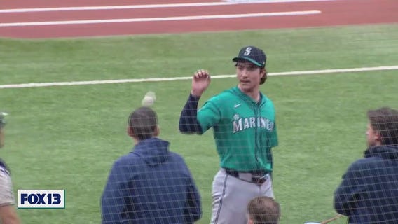 Mariners Brian Woo takes part in Live BP before ALCS game two