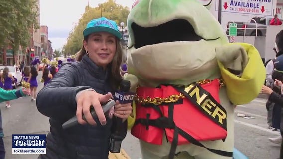 Mariners Fans "Humpy Day" March to T-Mobile Park