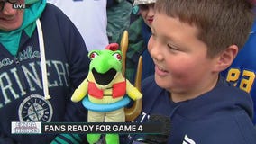 Mariners fans camp out at T-Mobile Park for ALCS Game 4