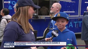 Fans file into T-Mobile Park for pivotal ALCS game 4