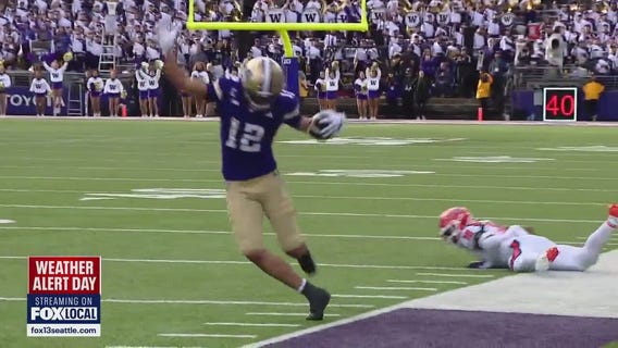 Huskies bowl eligible after dominating win over No. 23 Illinois