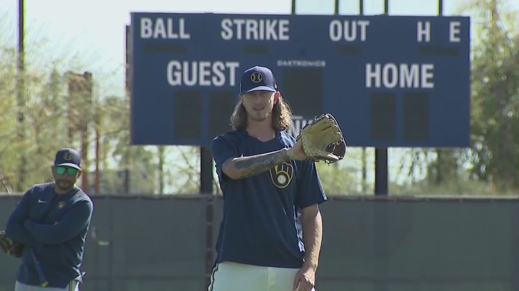 Brewers pitchers Burnes, Houser enjoy special offseason