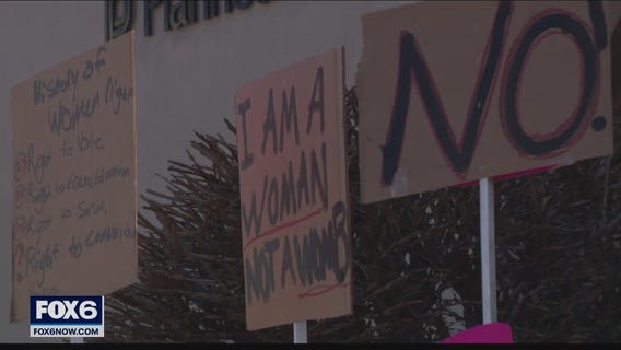 Milwaukee abortion rights protest, march