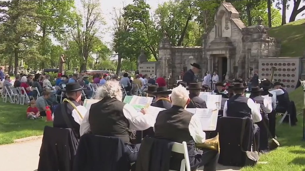 Milwaukee Calvary Cemetery Memorial Day service