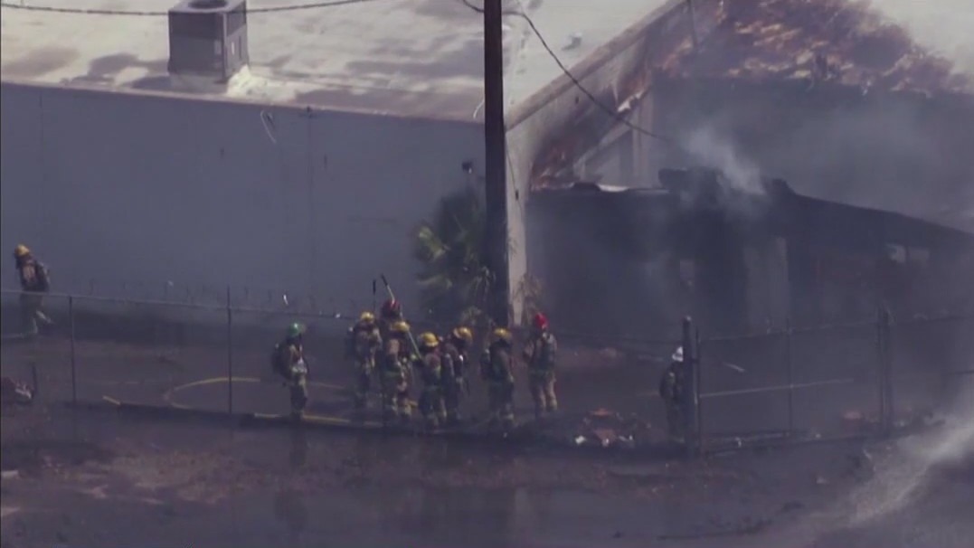 Phoenix firefighter hurt while battling fire