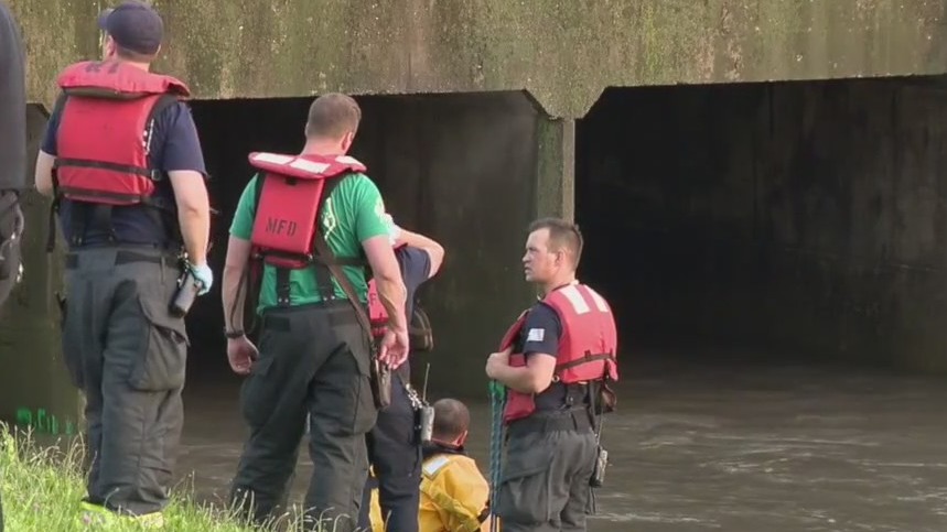 Boy, 2 men sucked into Milwaukee drainage tunnel near 27th & Loomis