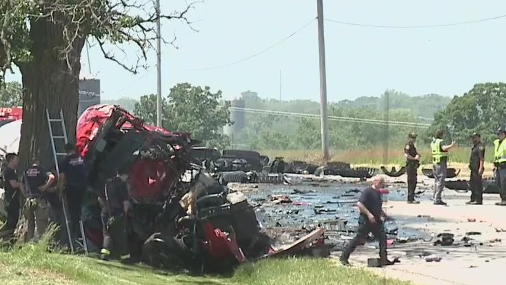Racine County head-on semi crash, 2 drivers killed