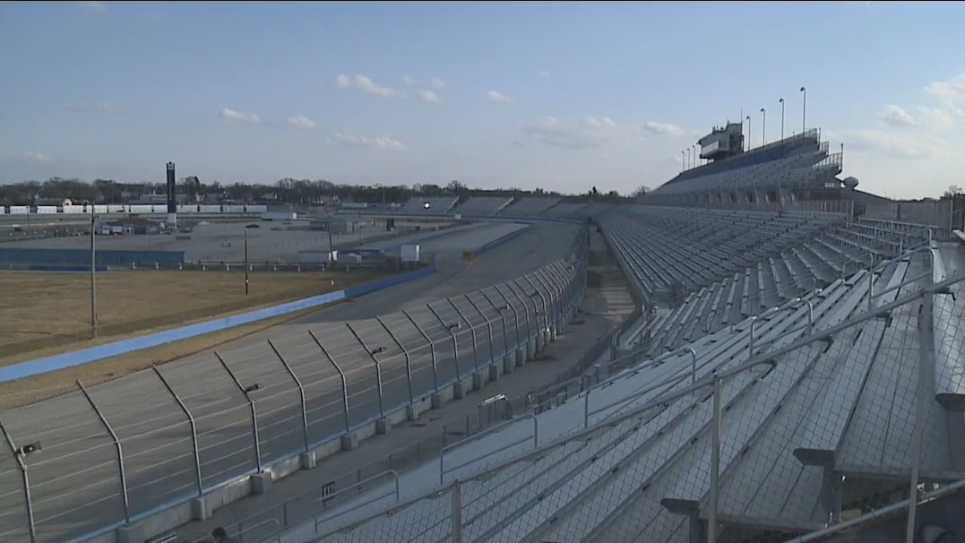 Milwaukee Mile Father's Day 100
