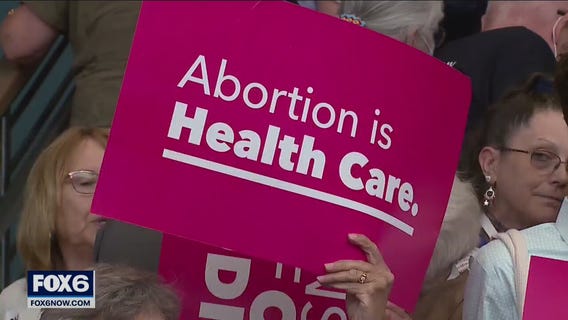 Wisconsin Democrats rally after Roe v. Wade overturned