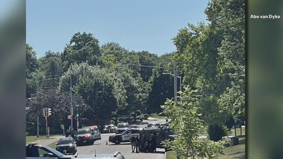 Waukesha standoff, sex offender arrested