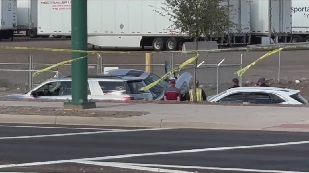 1 died after car crashes into concrete structure