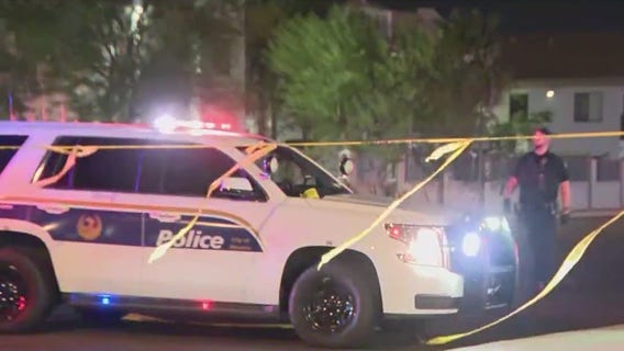 Man shot and robbed while walking in Phoenix: PD