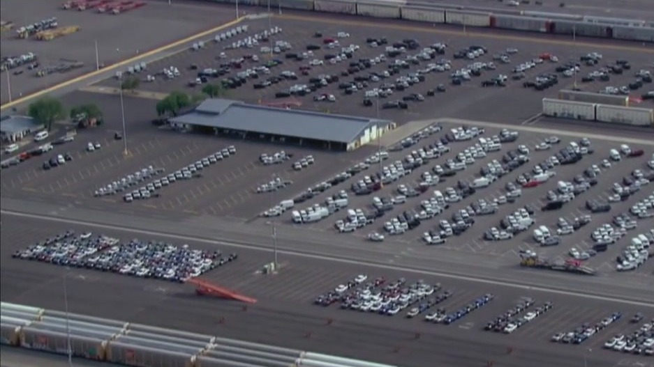 Man crushed to death by metal plate: El Mirage PD