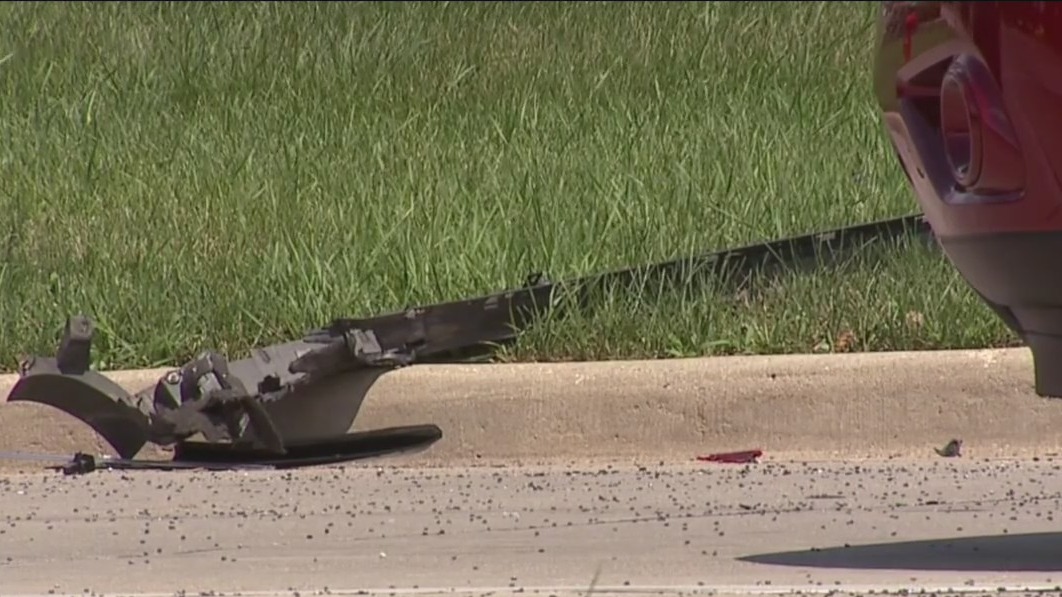 Wauwatosa police chase, squad struck, driver sought