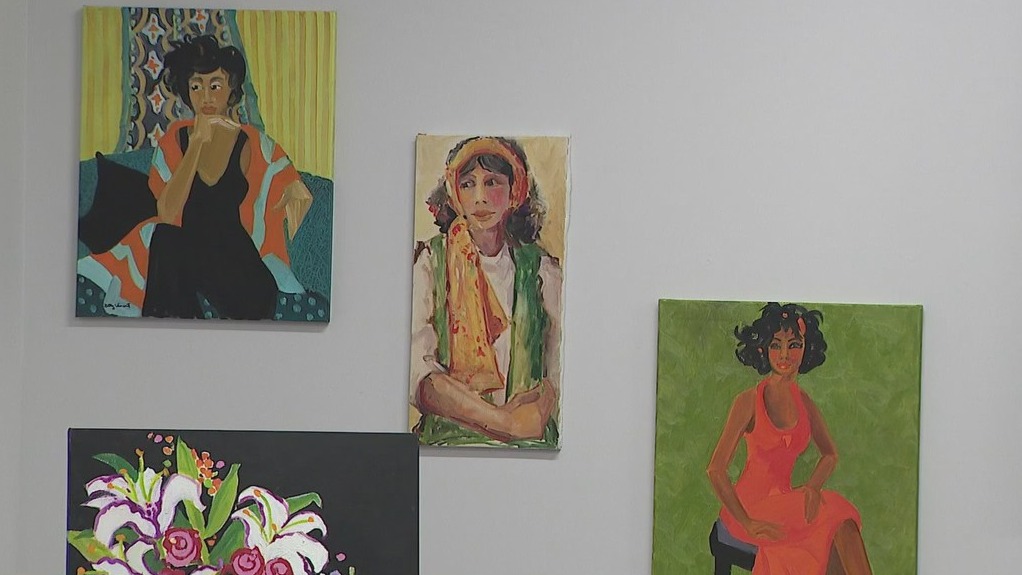 AZ artist donates paintings to St. Vincent de Paul