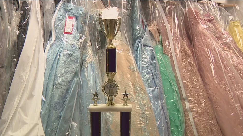 Milwaukee Quincea?era dress specialist; family-owned boutique