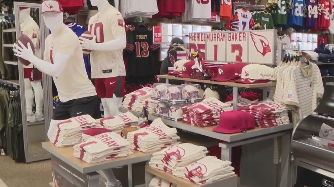 Chandler rings in first day of fall with clothes, decor at Scheels