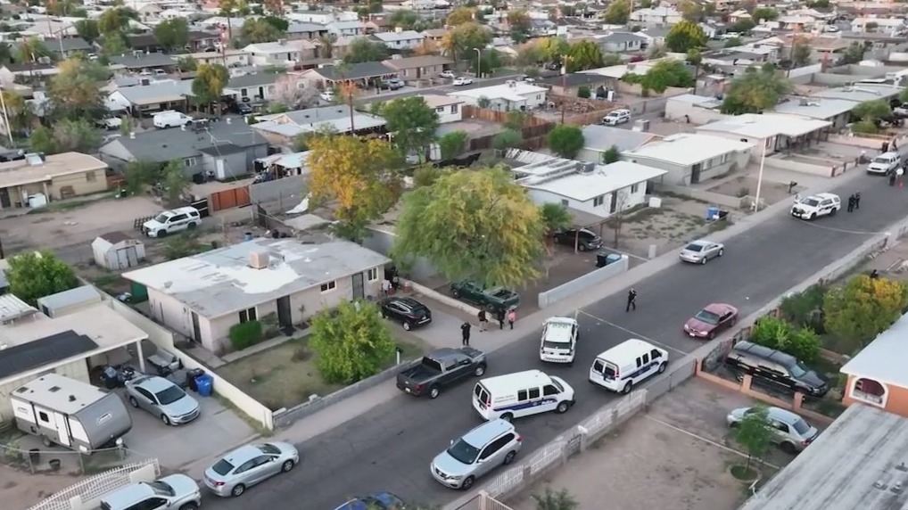 5 shot, 3 dead after south Phoenix home invasion: PD