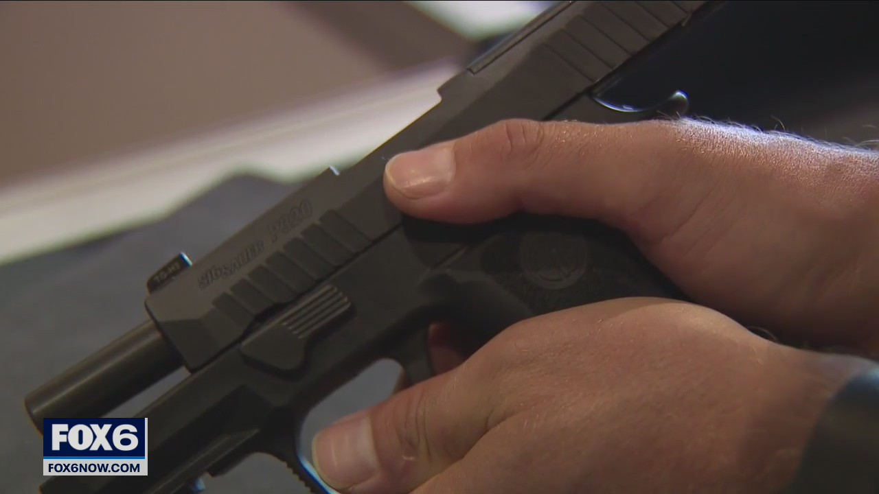 Milwaukee police guns; unintended discharge issue debated by city leaders