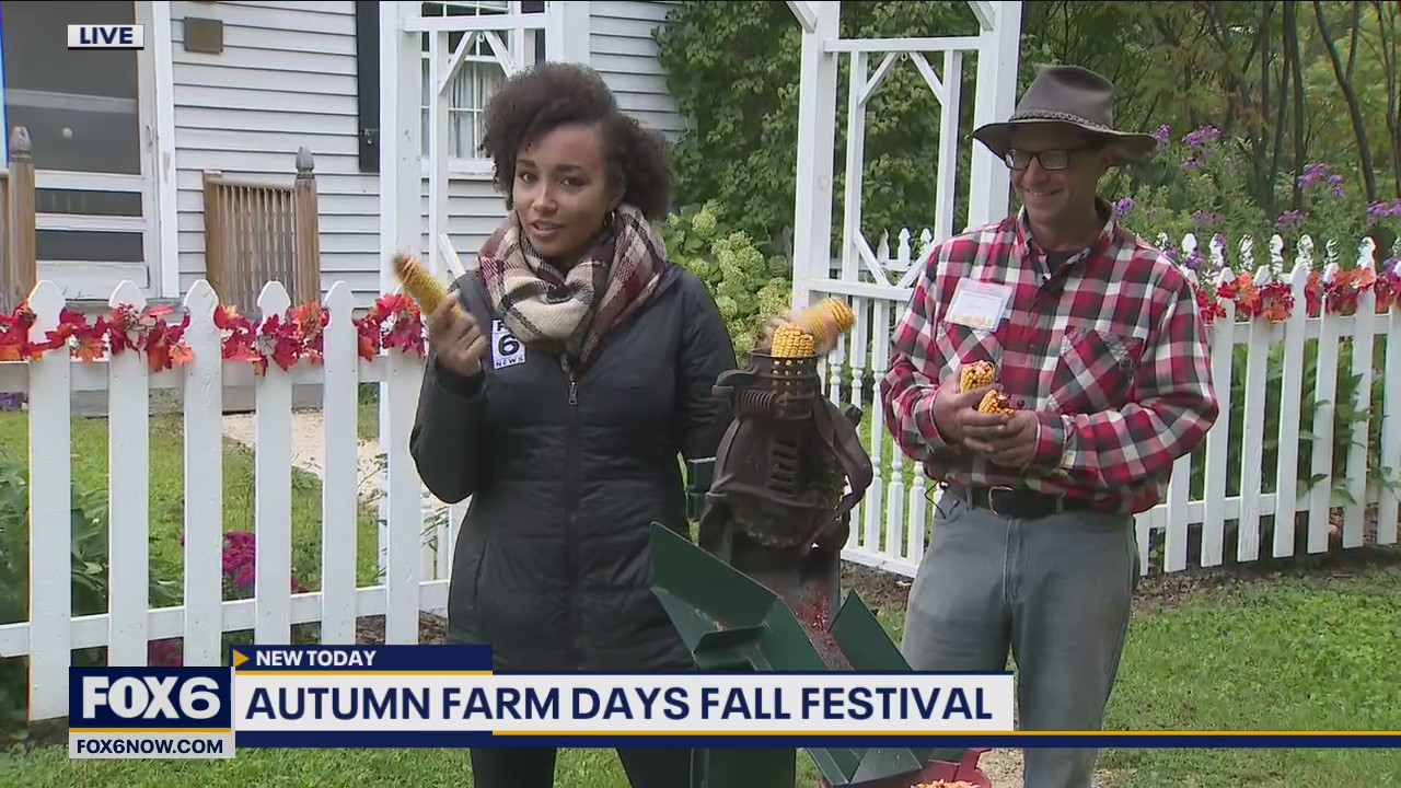 Shelling corn Autumn Farm Days in Ozaukee County