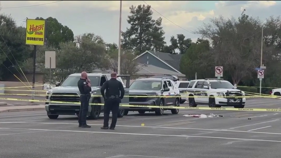 Man hospitalized after being found with gunshot wound in west Phoenix