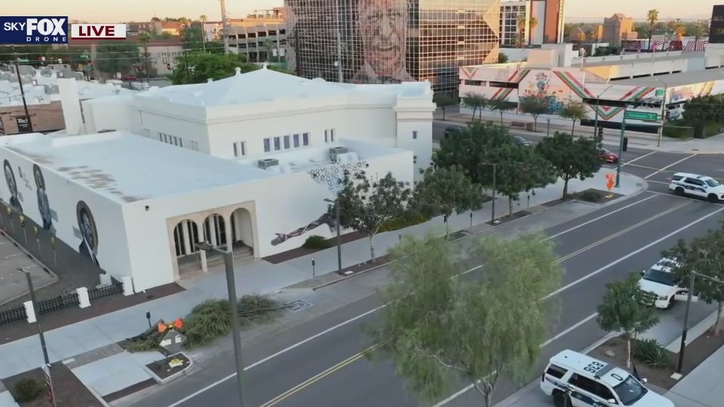 2 men found with serious injuries in Phoenix: PD