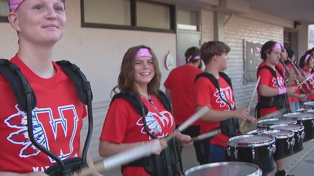 Mesa students get surprise welcome for 'Rock Your School Day'