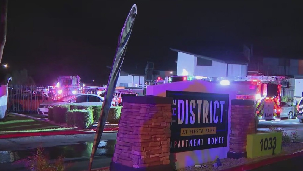 4 displaced after fire at Mesa apartments