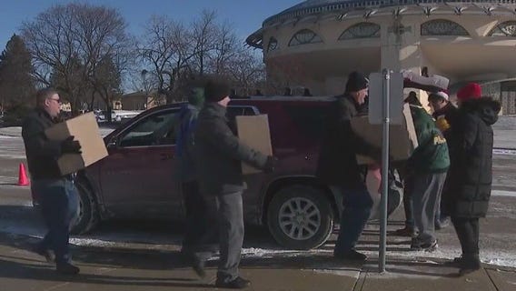 Milwaukee 'Community Projects for Seniors' Christmas meals for 36th year