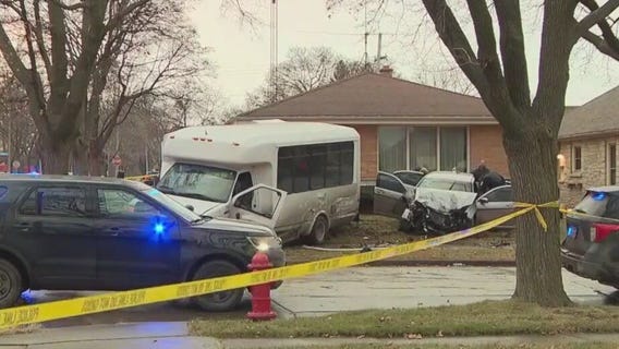 Wauwatosa chase, Milwaukee crash, officer hurt in scuffle