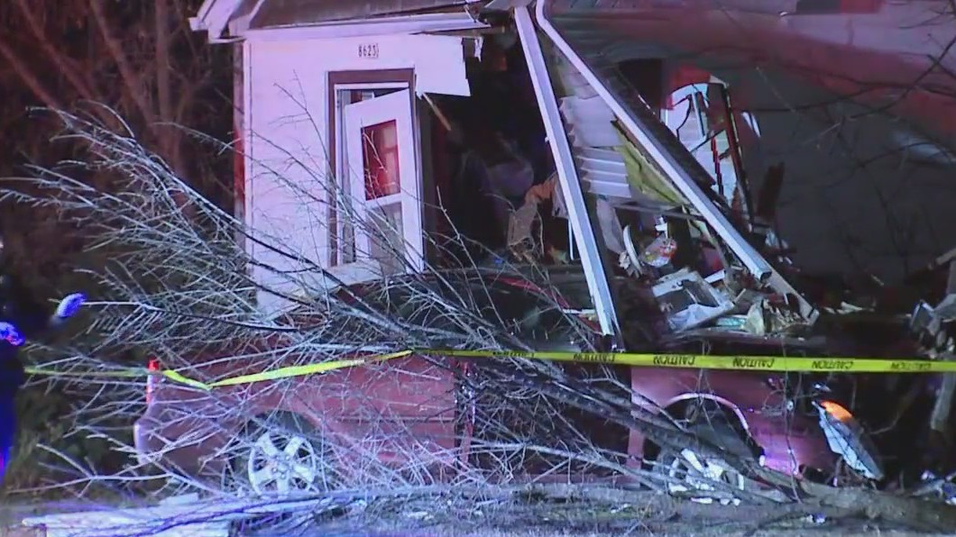 West Allis drunk driving crash, driver slammed into porch